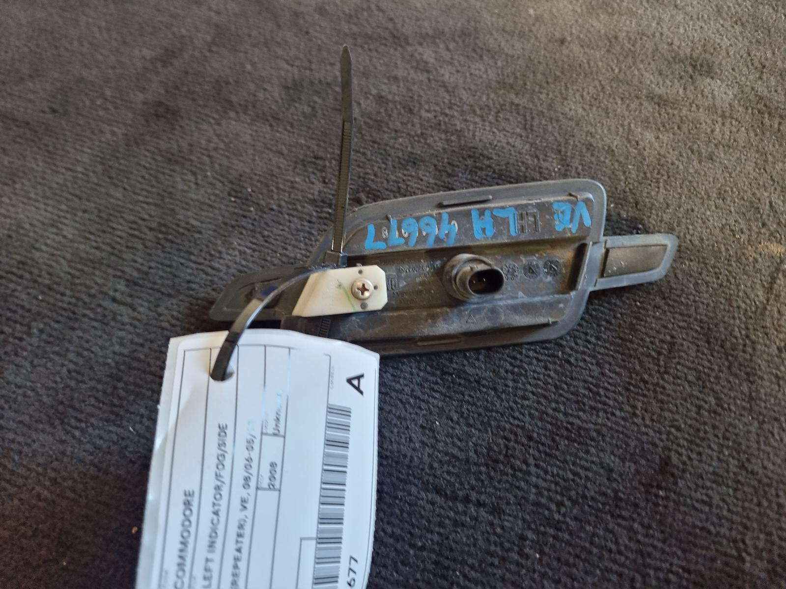 View Auto part Left Indicator/Fog/Side Holden Commodore 2008