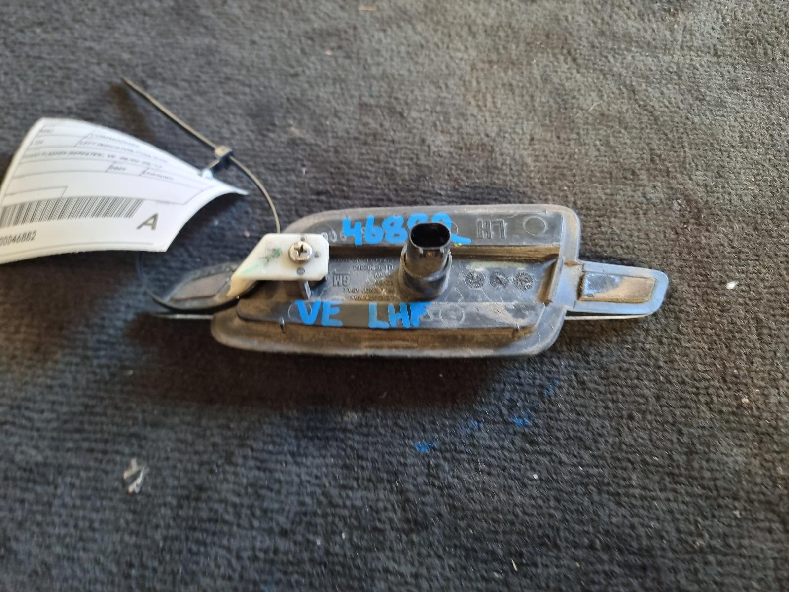 View Auto part Left Indicator/Fog/Side Holden Commodore 2009