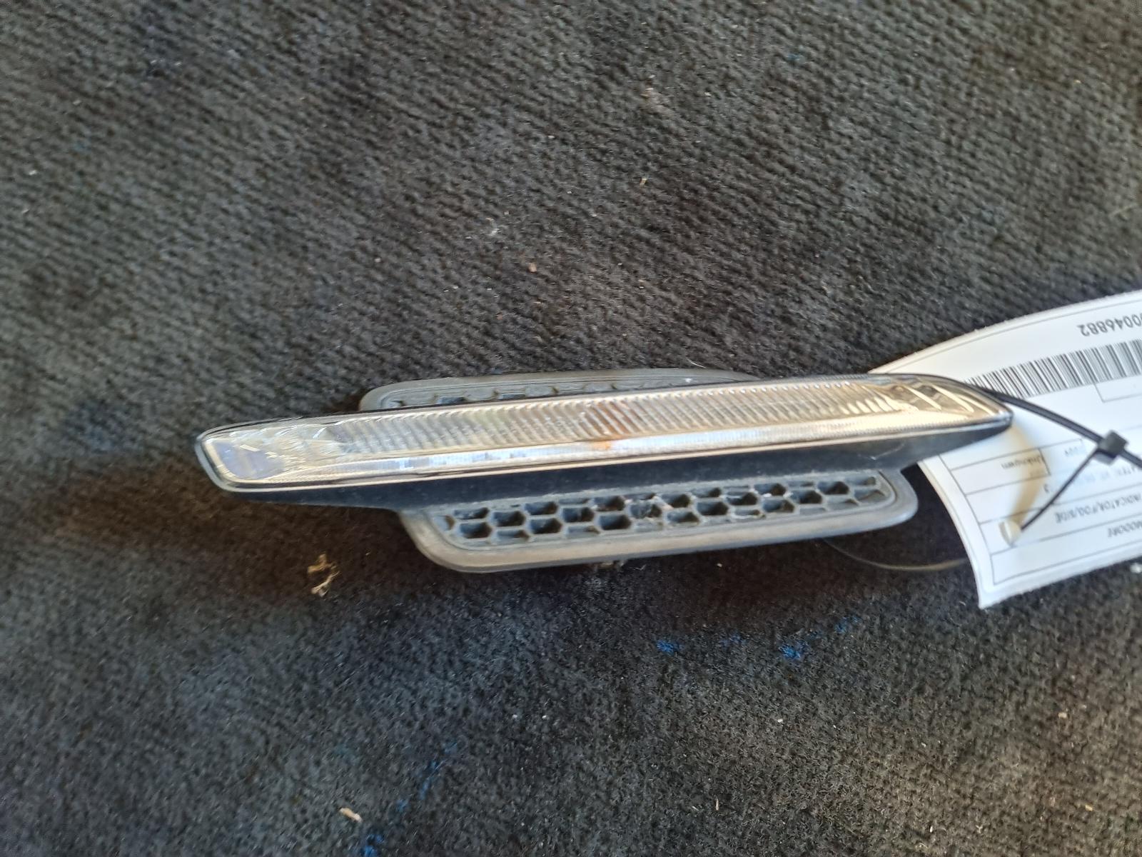 View Auto part Left Indicator/Fog/Side Holden Commodore 2009