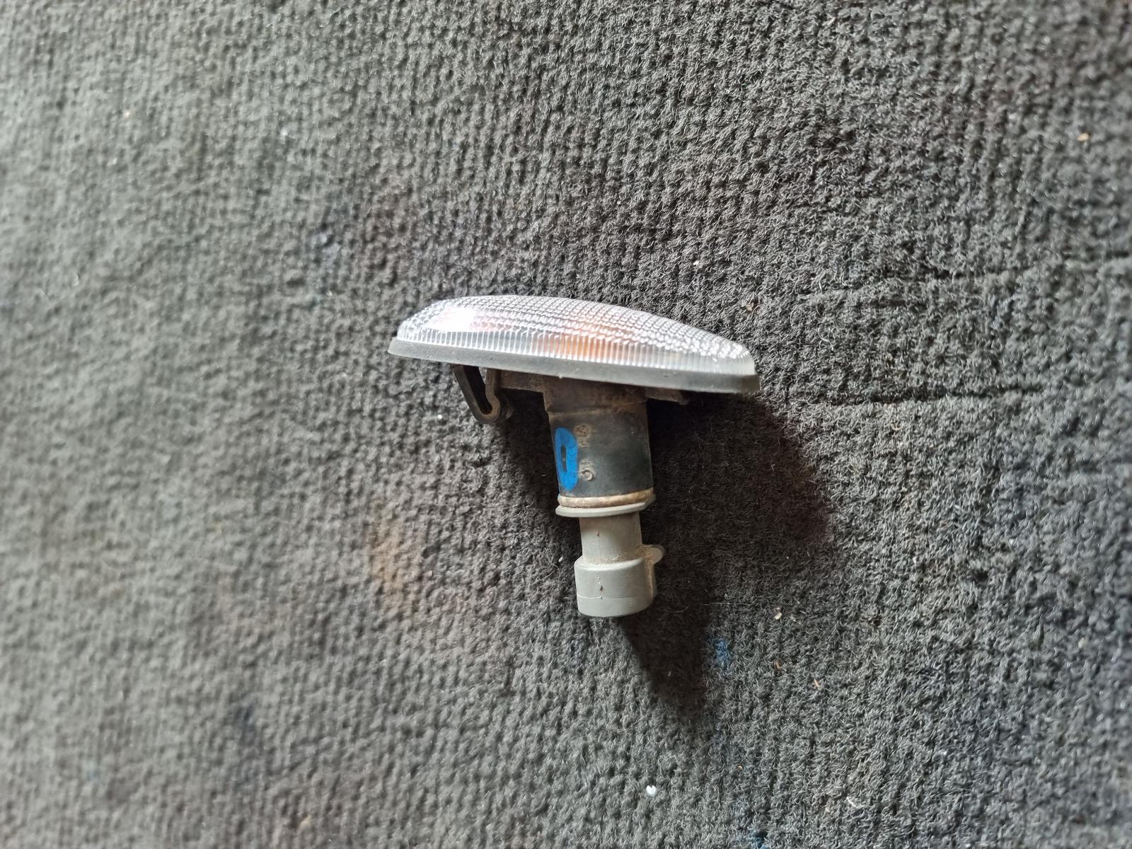View Auto part Left Indicator/Fog/Side Holden Commodore 2005