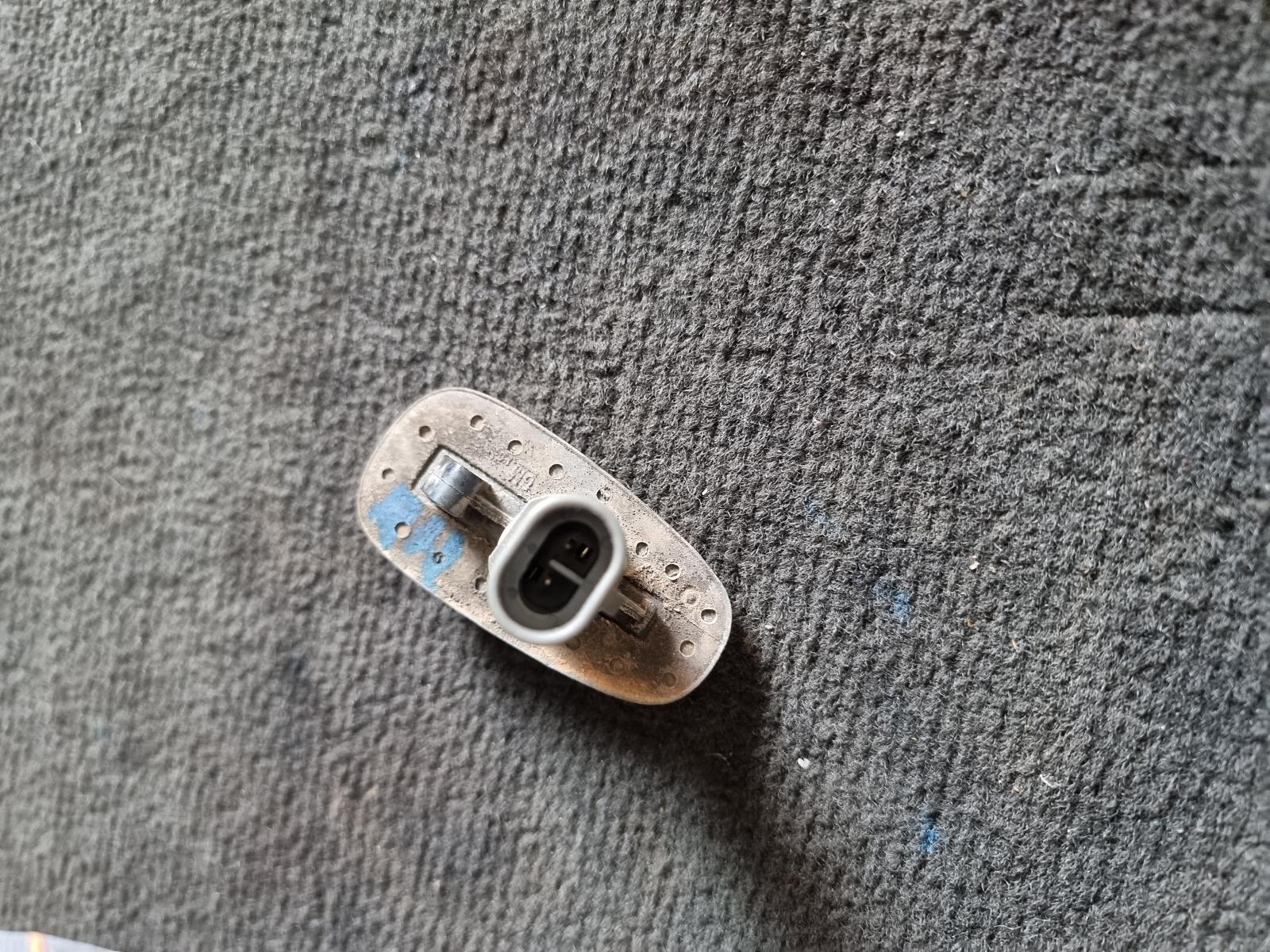 View Auto part Left Indicator/Fog/Side Holden Commodore 2005