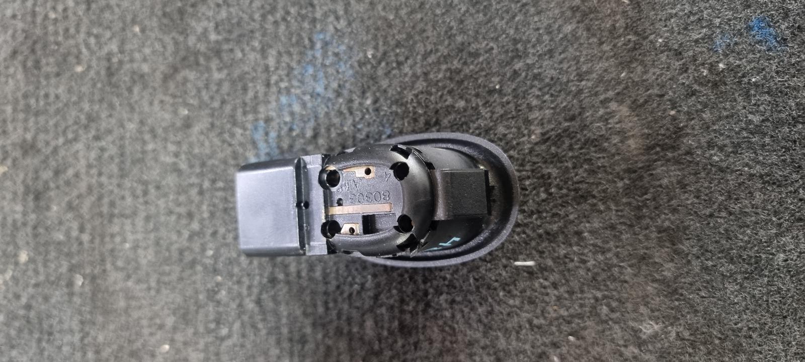 View Auto part Pwr Dr Wind Switch Holden Commodore 2005