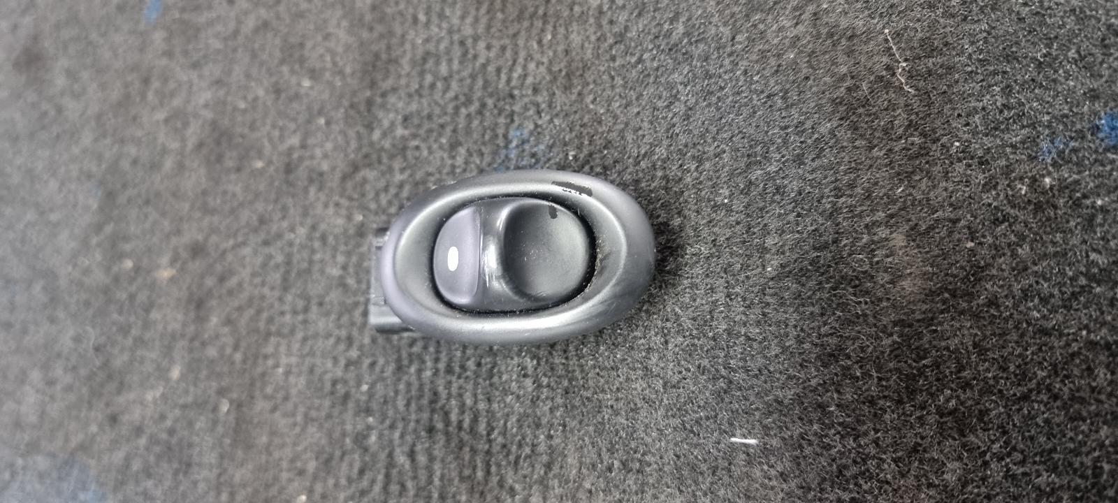 View Auto part Pwr Dr Wind Switch Holden Commodore 2005