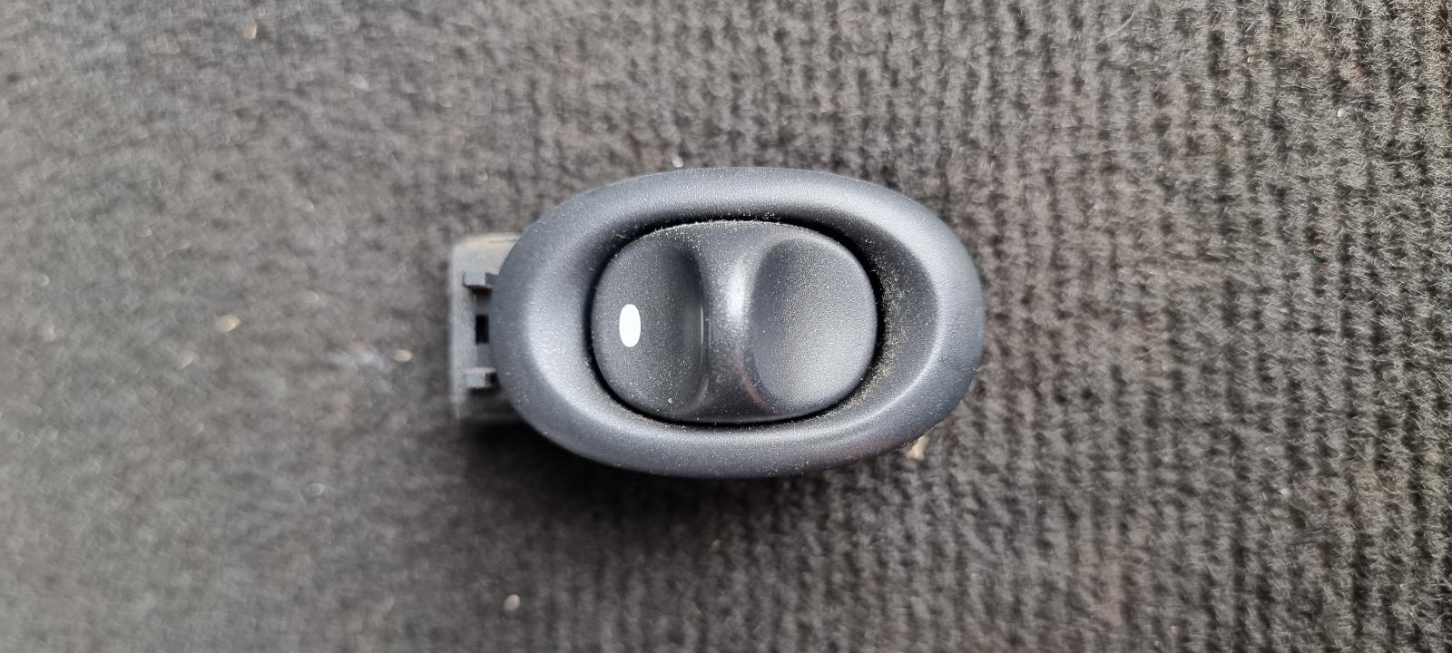 View Auto part Pwr Dr Wind Switch Holden Statesman/caprice 2001