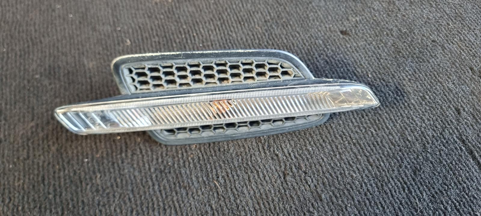 View Auto part Left Indicator/Fog/Side Holden Commodore 2008