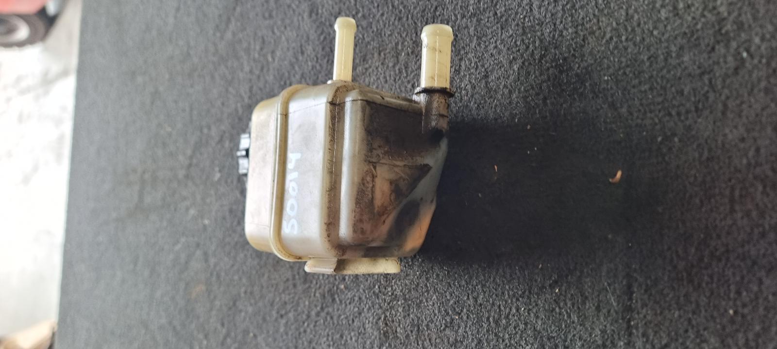 View Auto part P/S Reservoir Holden Commodore 2008