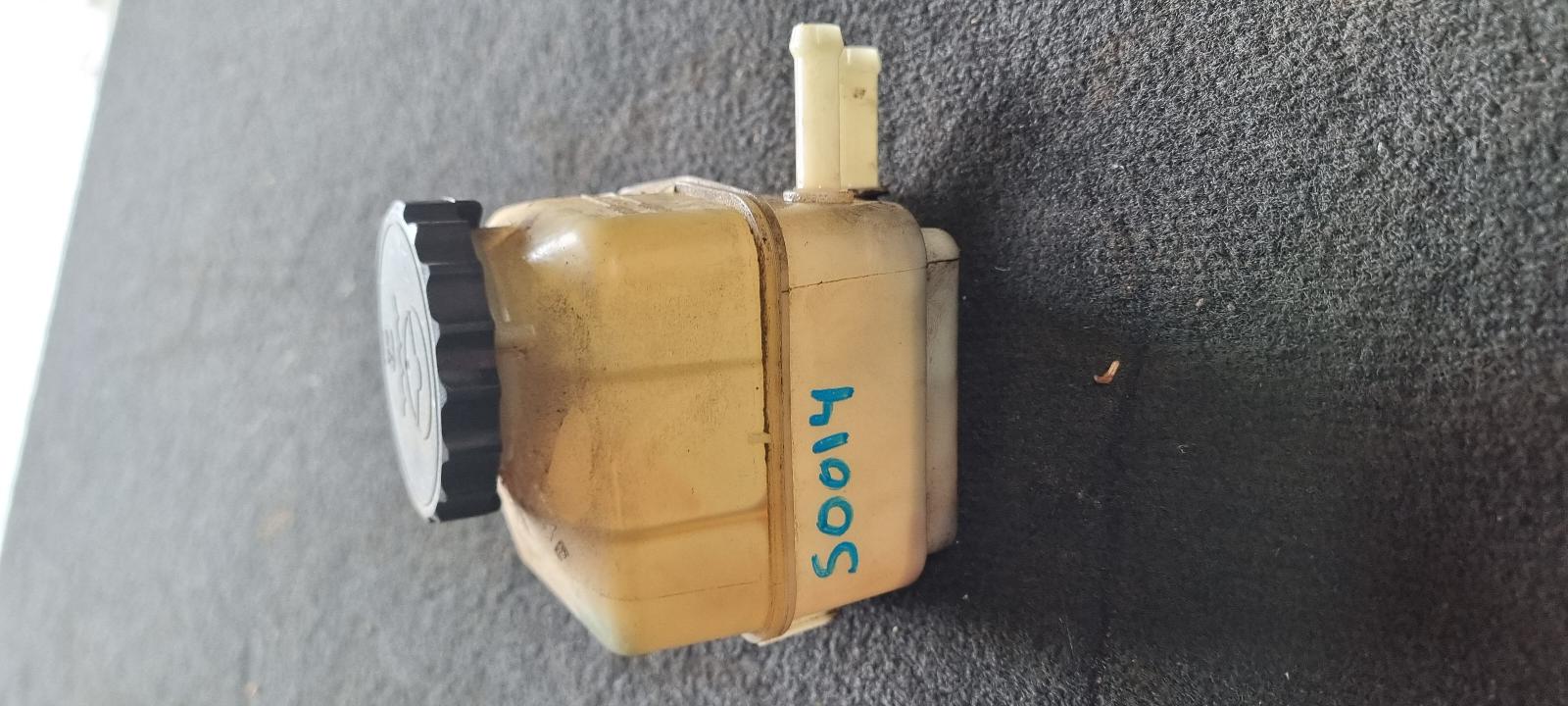 View Auto part P/S Reservoir Holden Commodore 2008