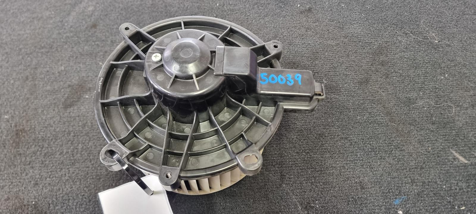 View Auto part Heater Fan Motor Holden Commodore 2008