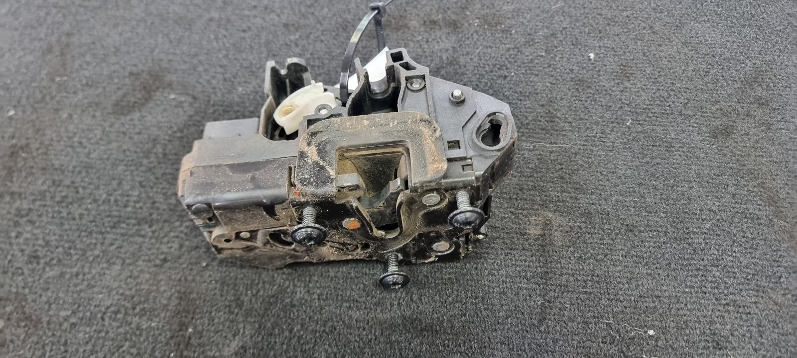 View Auto part Door/Boot/Gate Lock Holden Commodore 2008