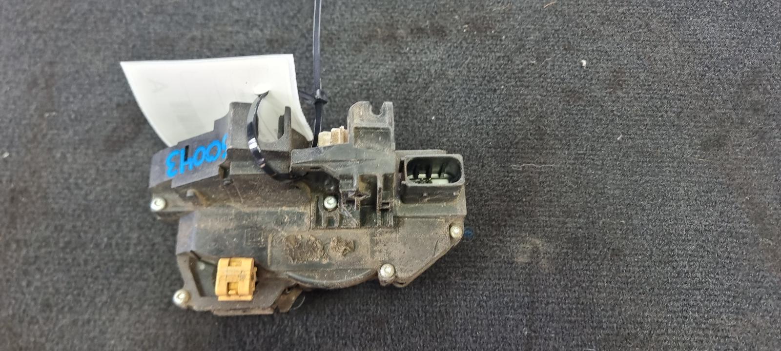 View Auto part Door/Boot/Gate Lock Holden Commodore 2008