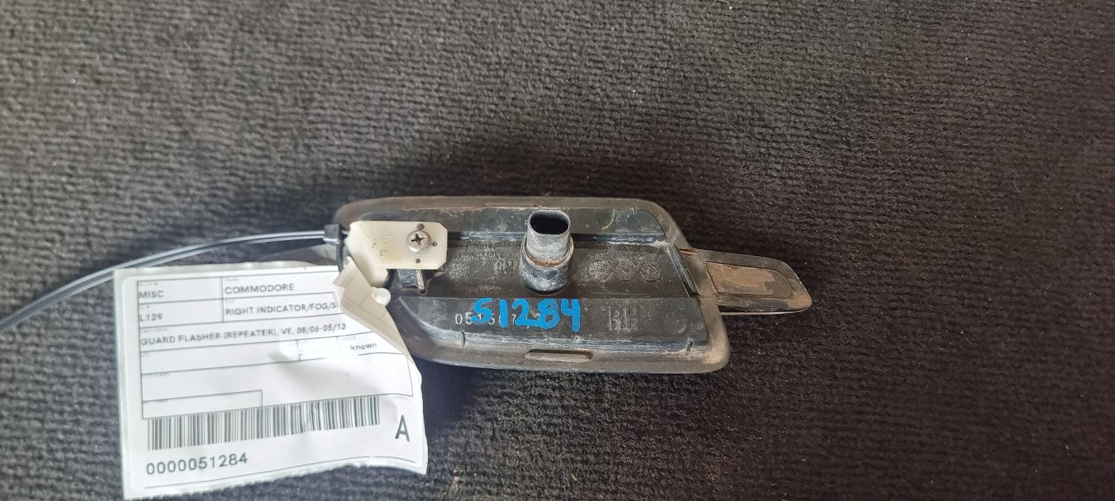 2008 Holden Commodore Right Indicator/Fog/Side View Auto part Right Indicator/Fog/Side Holden Commodore 2008