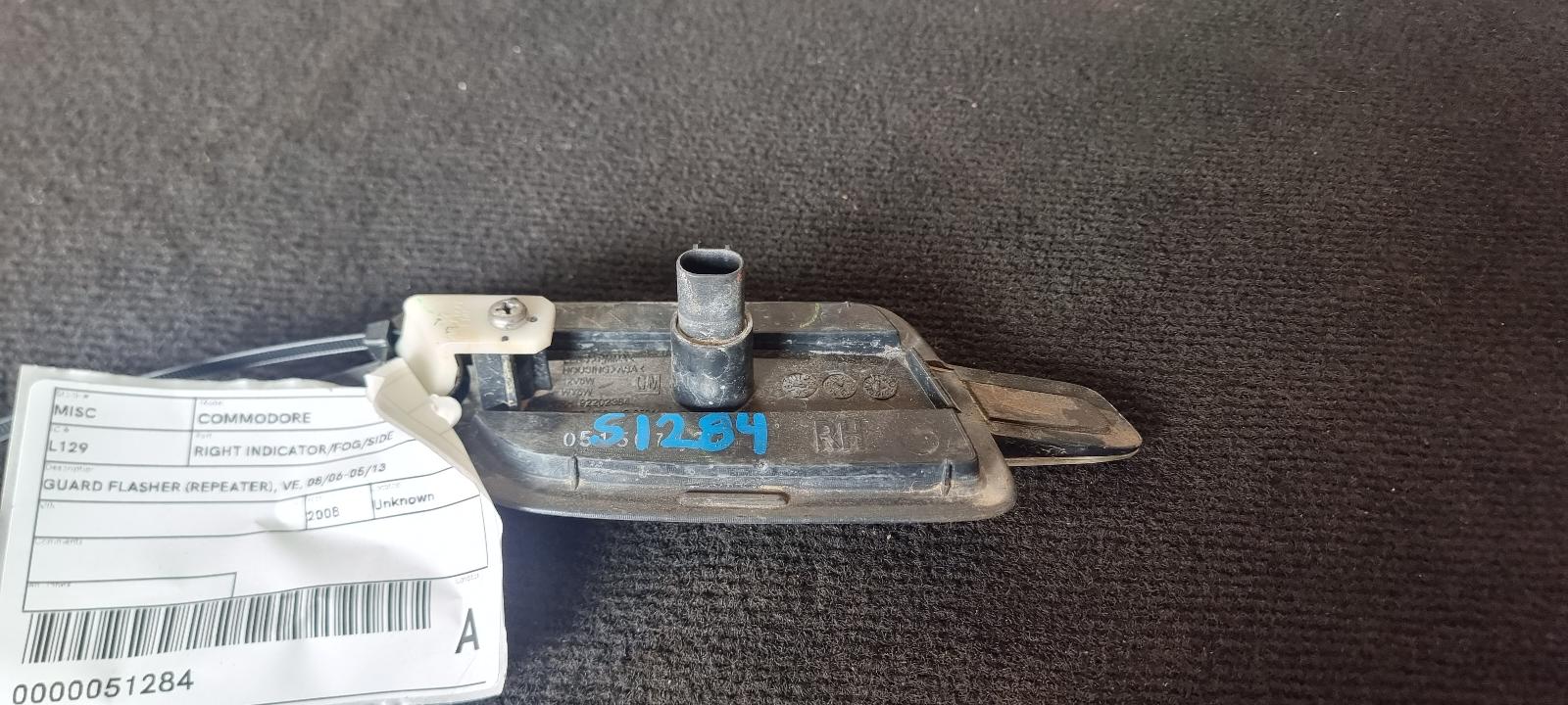 2008 Holden Commodore Right Indicator/Fog/Side View Auto part Right Indicator/Fog/Side Holden Commodore 2008