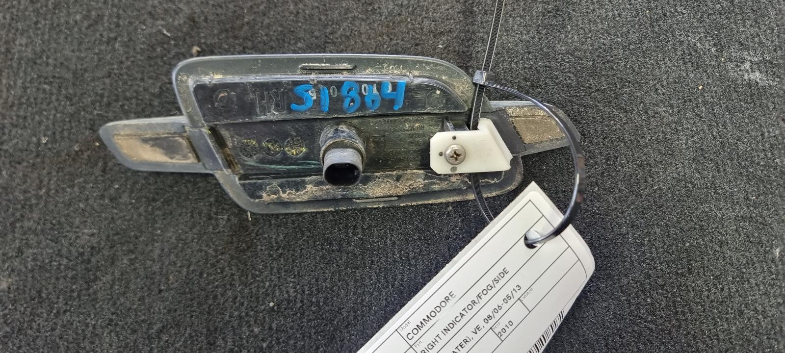 2010 Holden Commodore Right Indicator/Fog/Side View Auto part Right Indicator/Fog/Side Holden Commodore 2010