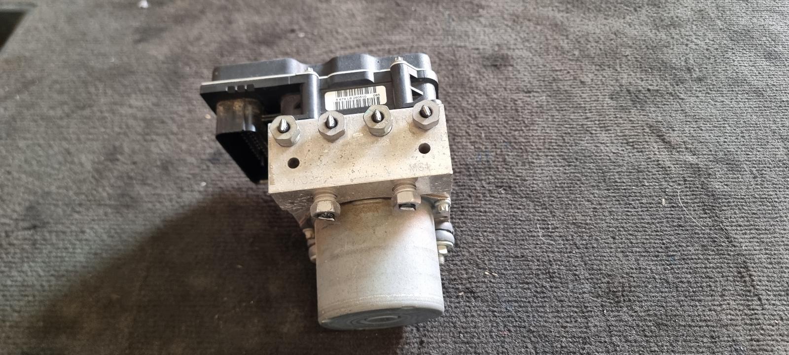 2010 Holden Commodore Abs Pump/Modulator View Auto part Abs Pump/Modulator Holden Commodore 2010