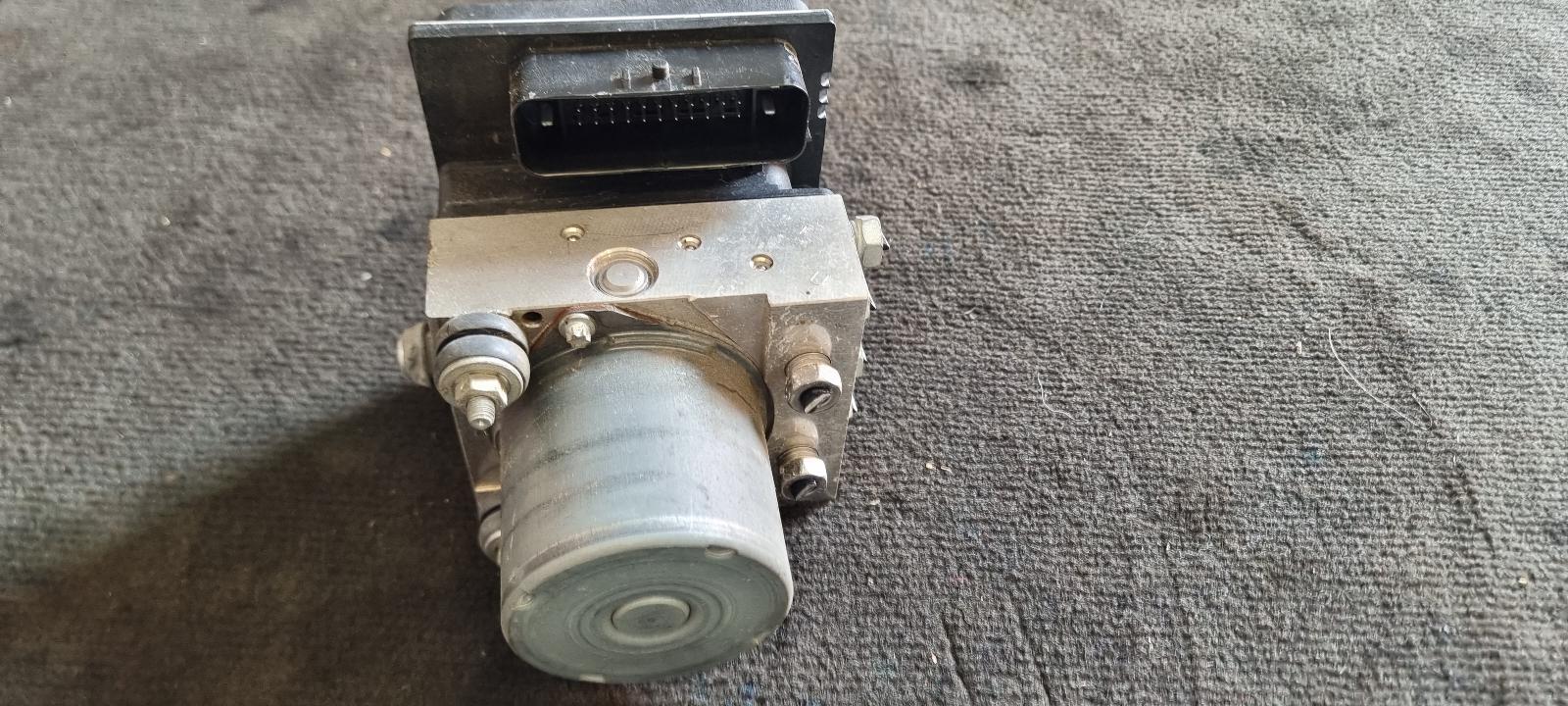 2010 Holden Commodore Abs Pump/Modulator View Auto part Abs Pump/Modulator Holden Commodore 2010