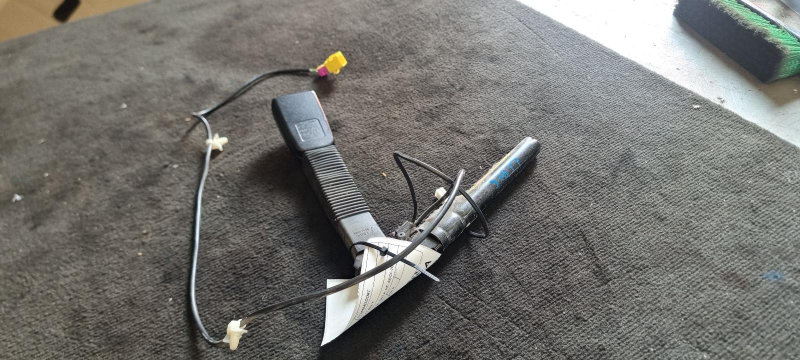 2010 Holden Commodore Seatbelt/Stalk View Auto part Seatbelt/Stalk Holden Commodore 2010