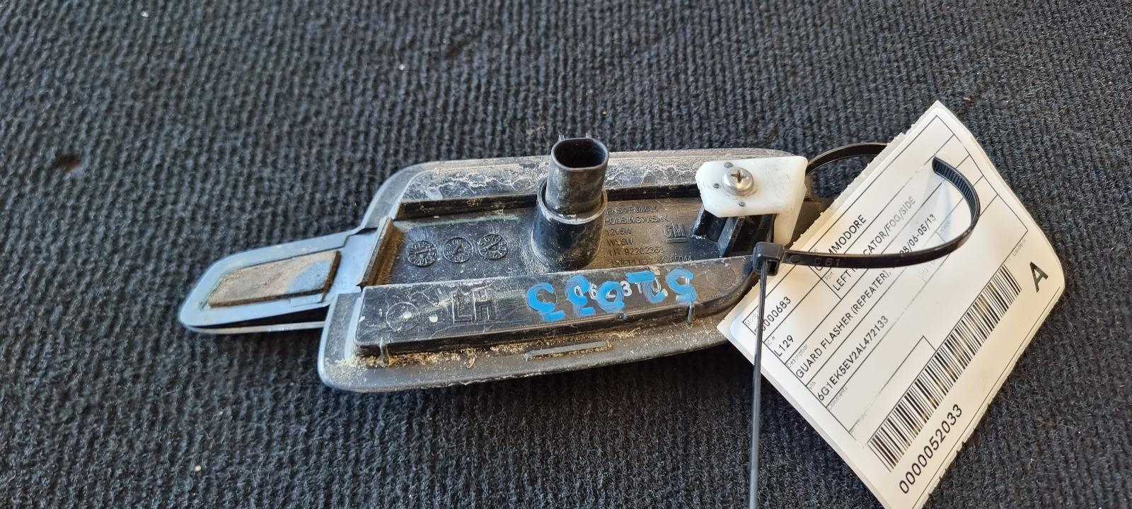 View Auto part Left Indicator/Fog/Side Holden Commodore 2010