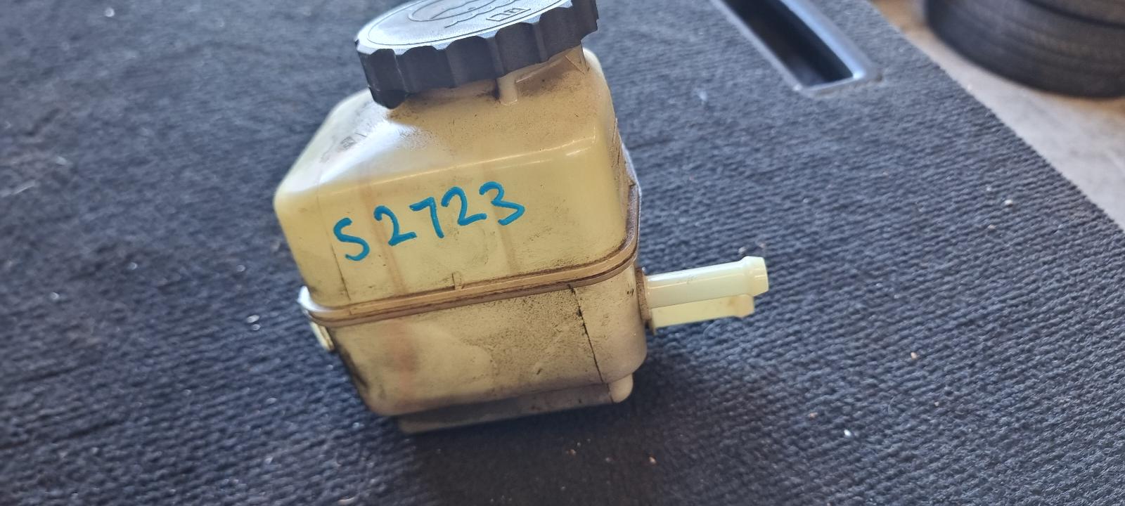 View Auto part P/S Reservoir Holden Commodore 2010