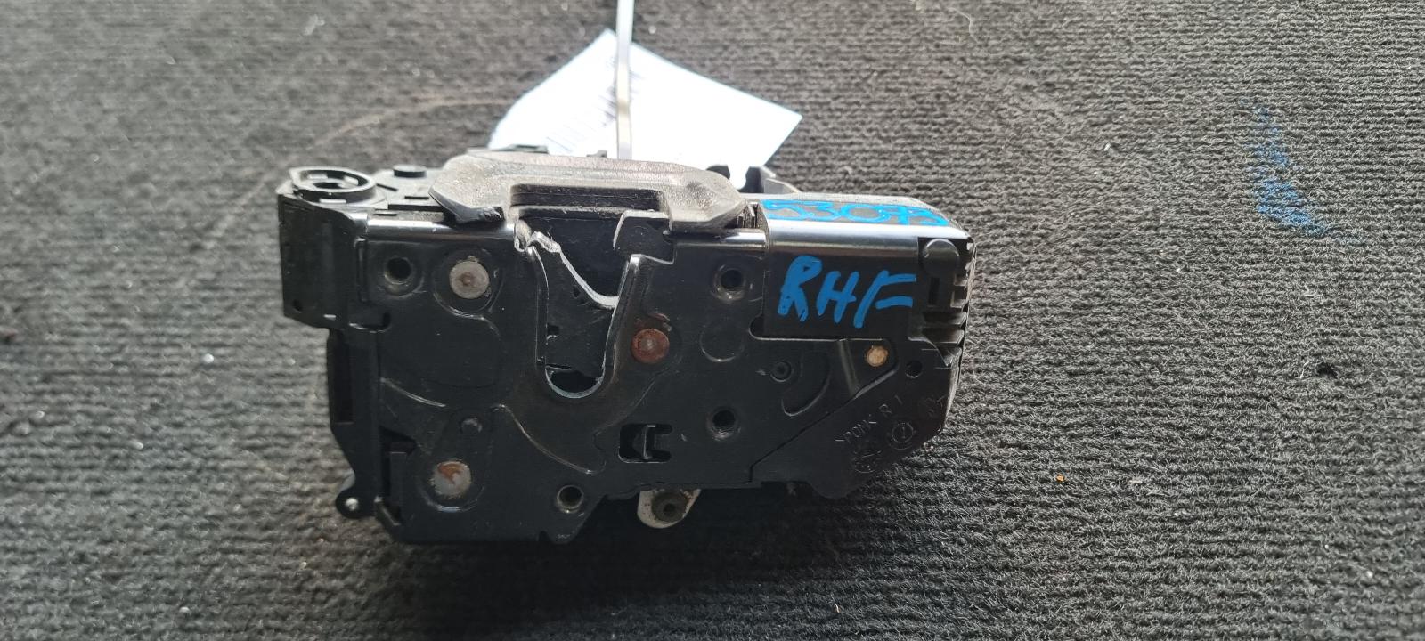 View Auto part Door/Boot/Gate Lock Holden Commodore 2010