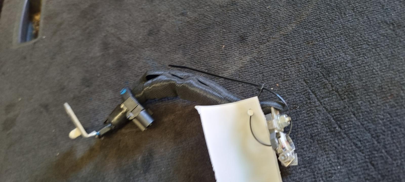 View Auto part Battery Terminal Holden Commodore 2010