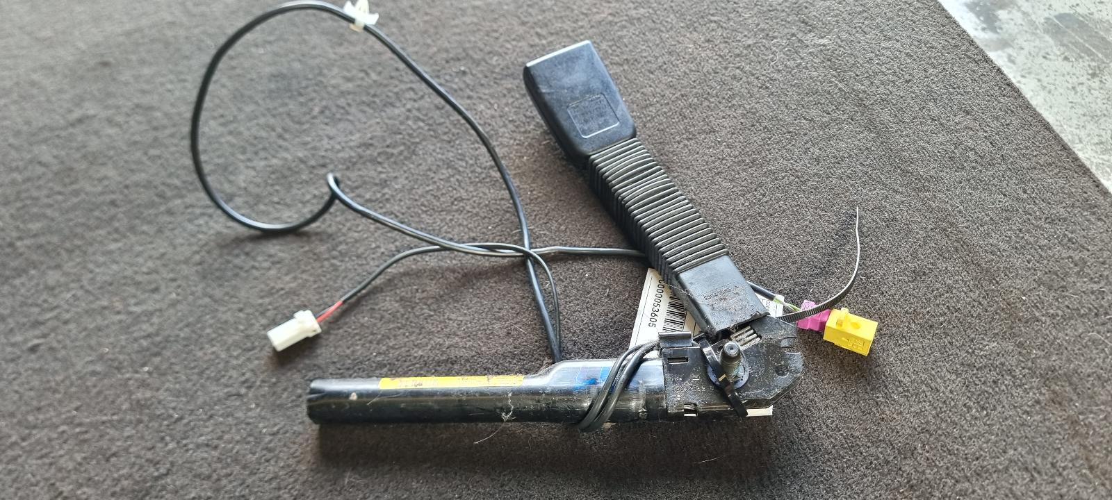 View Auto part Seatbelt/Stalk Holden Commodore 2010