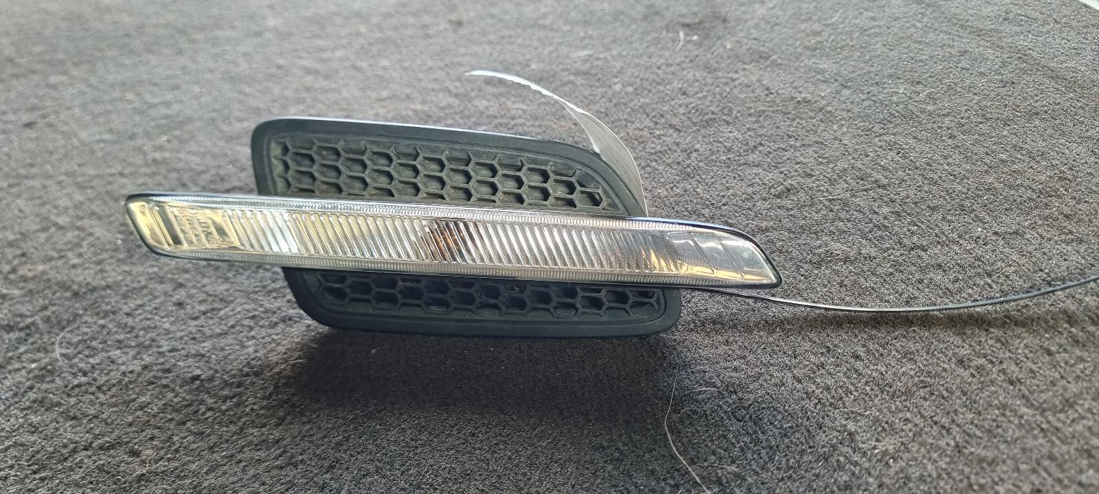View Auto part Left Indicator/Fog/Side Holden Commodore 2010