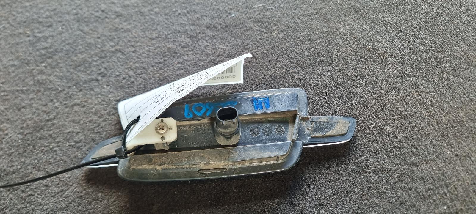 View Auto part Left Indicator/Fog/Side Holden Commodore 2010
