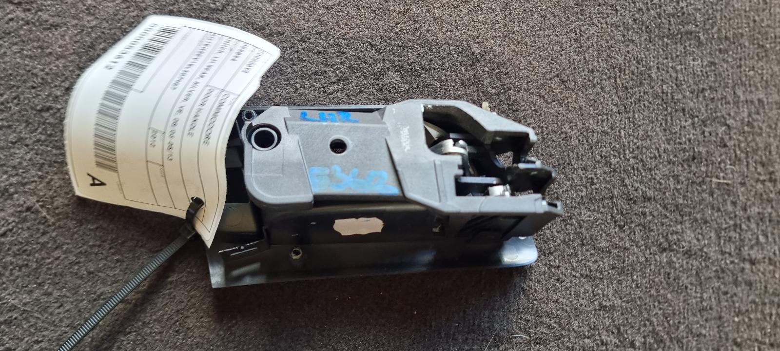 View Auto part Door Handle Holden Commodore 2010