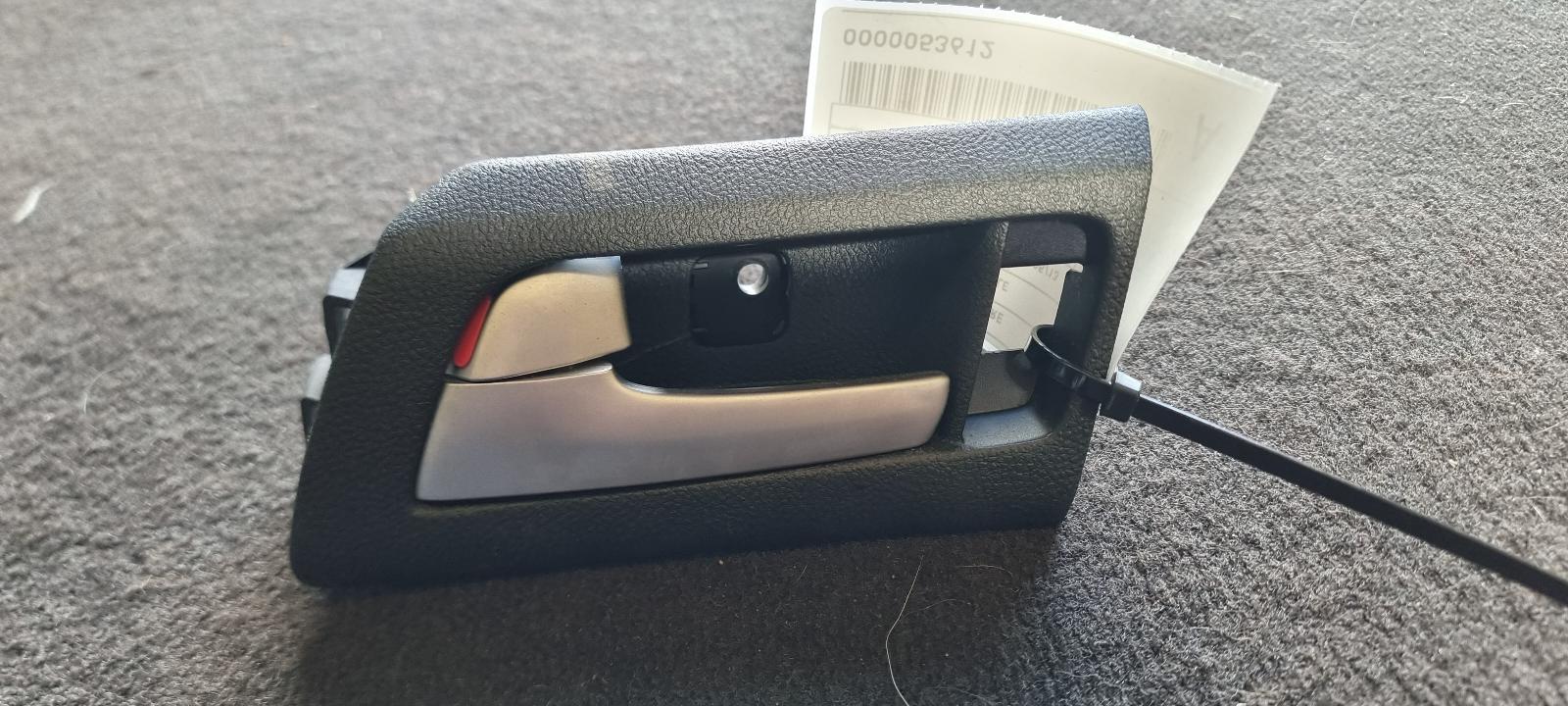 View Auto part Door Handle Holden Commodore 2010