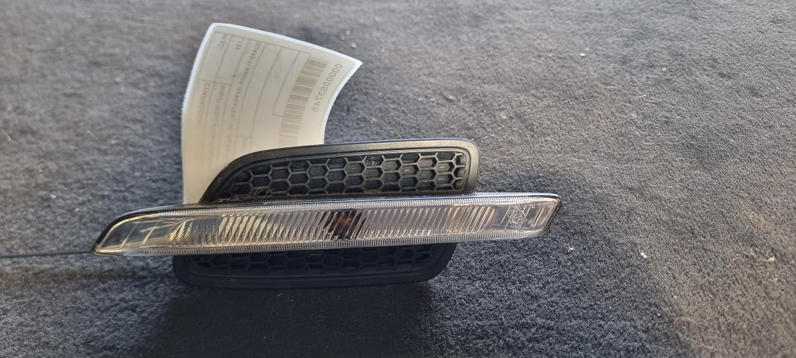 View Auto part Right Indicator/Fog/Side Holden Commodore 2007