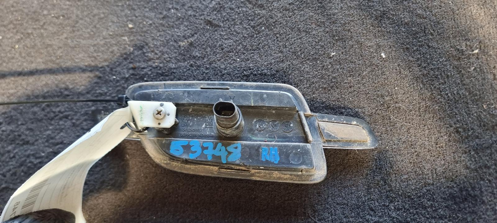 View Auto part Right Indicator/Fog/Side Holden Commodore 2007