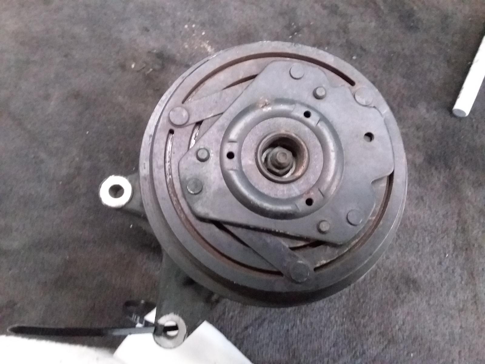 View Auto part A/C Compressor Holden Commodore 2002