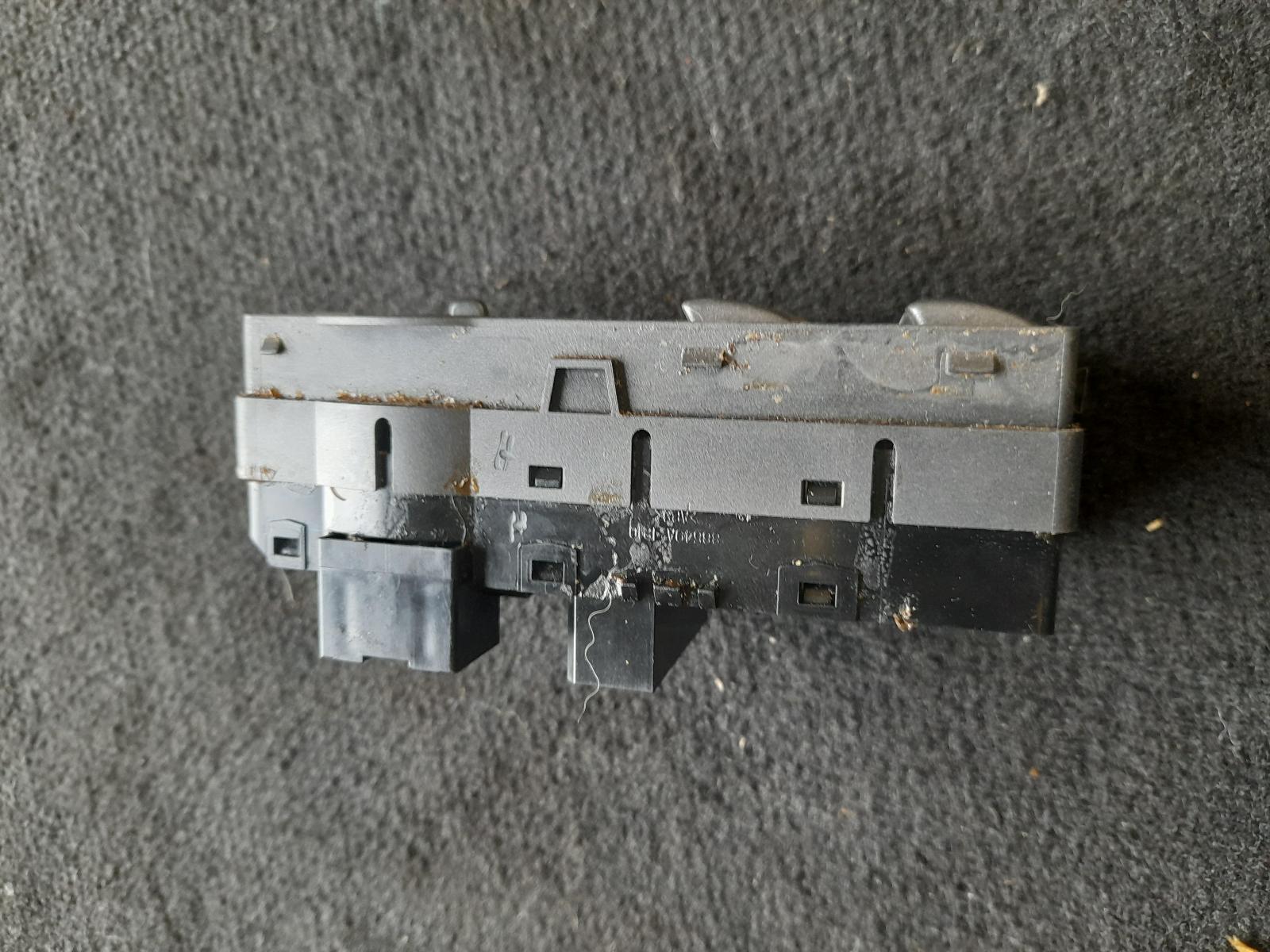 2007 Holden Commodore Pwr Dr Wind Switch View Auto part Pwr Dr Wind Switch Holden Commodore 2007