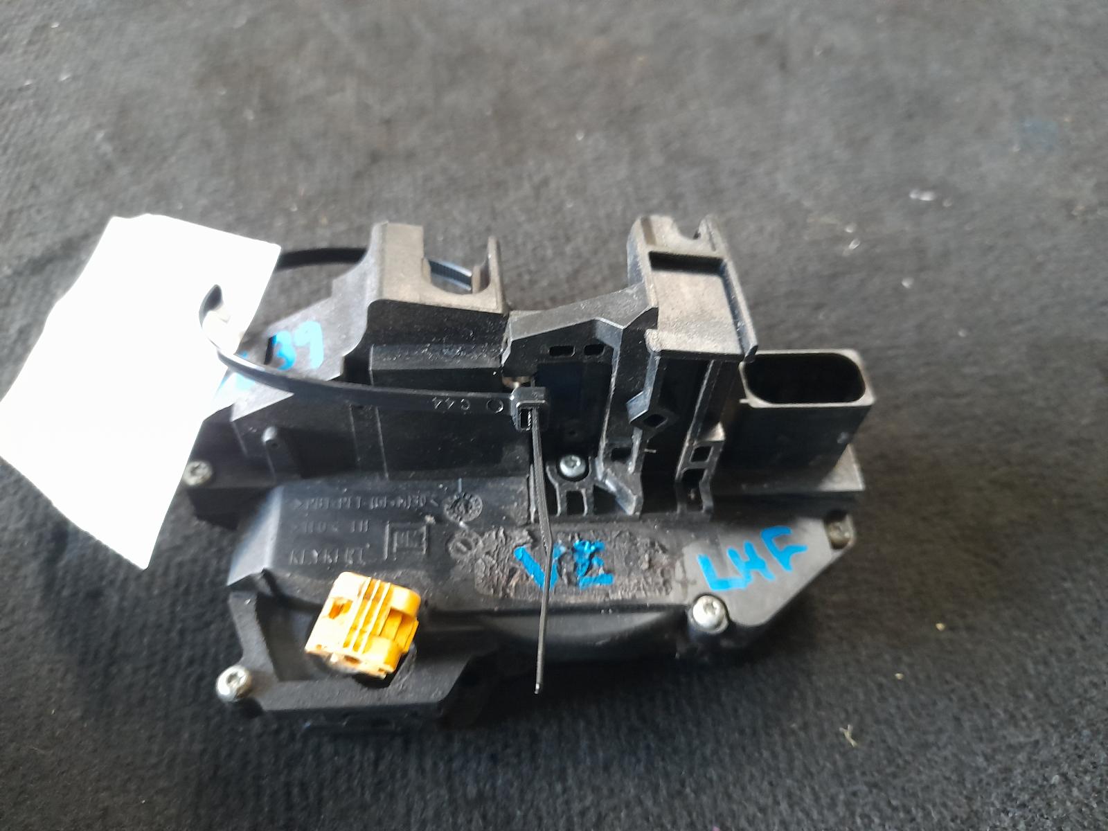 View Auto part Door/Boot/Gate Lock Holden Commodore 2007