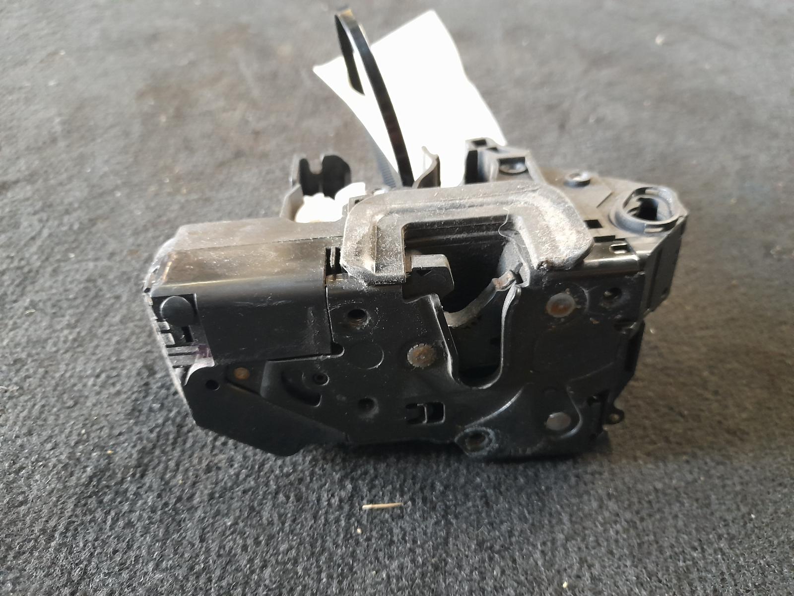 View Auto part Door/Boot/Gate Lock Holden Commodore 2007