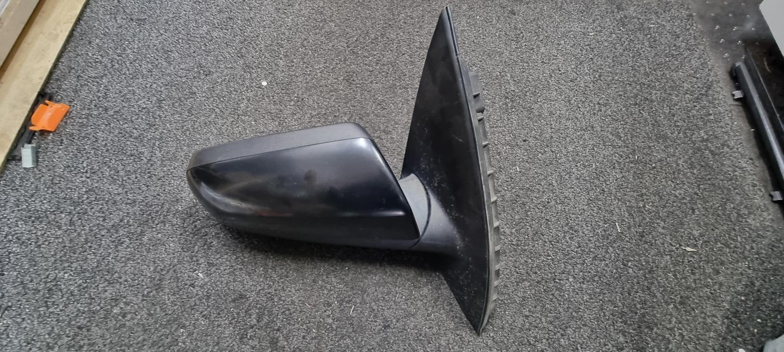 2007 Holden Commodore Right Door Mirror View Auto part Right Door Mirror Holden Commodore 2007