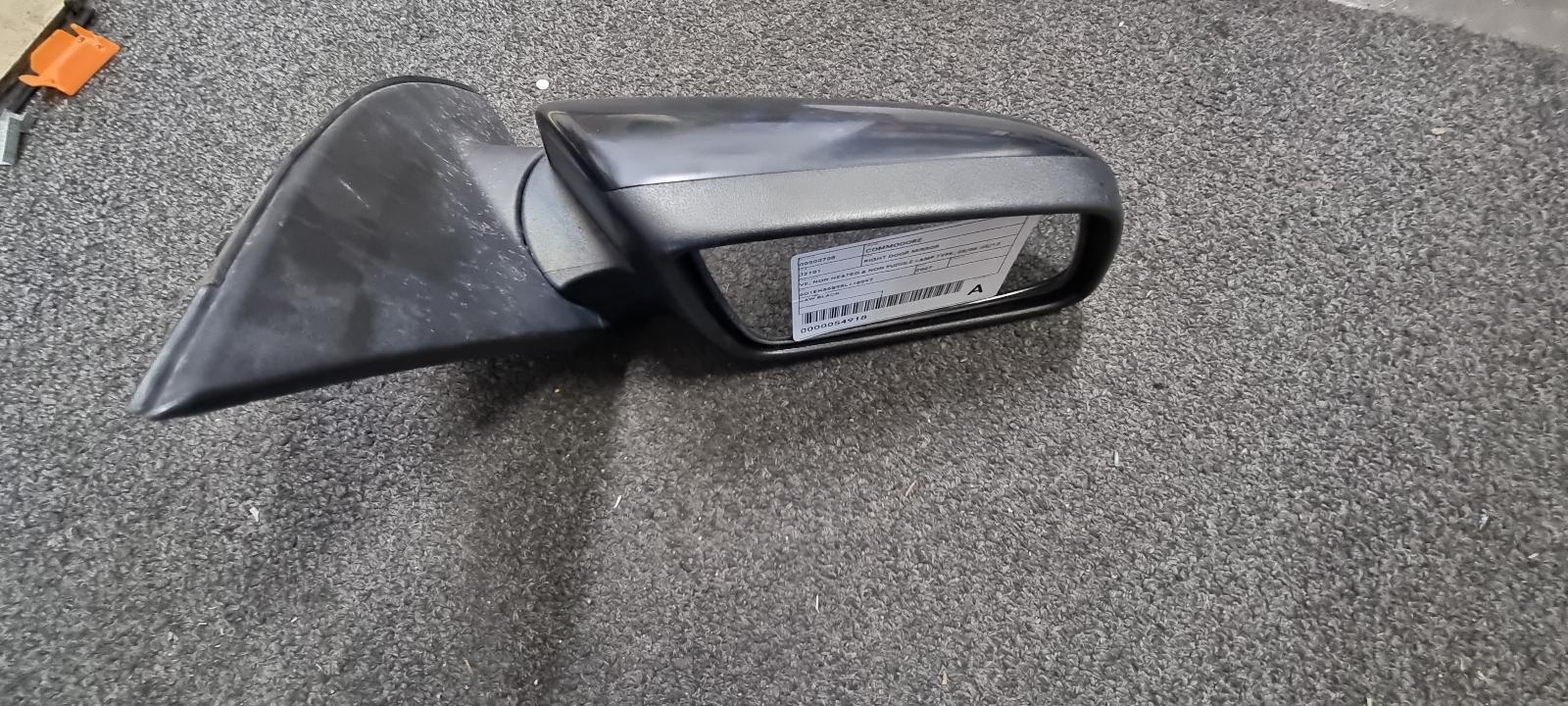 2007 Holden Commodore Right Door Mirror View Auto part Right Door Mirror Holden Commodore 2007