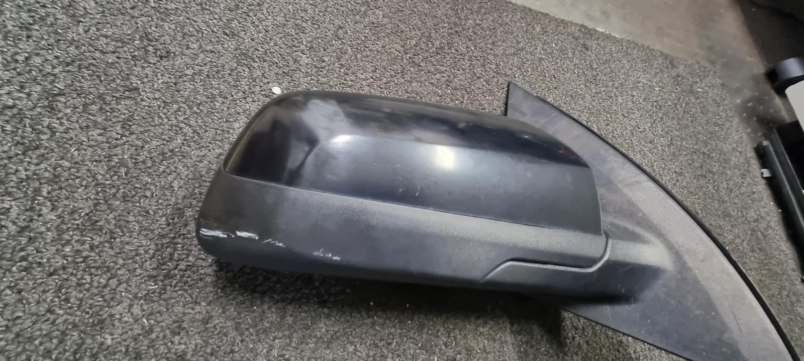2007 Holden Commodore Right Door Mirror View Auto part Right Door Mirror Holden Commodore 2007