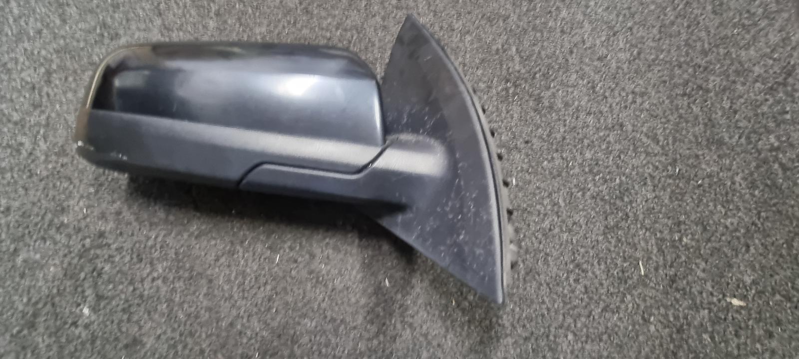 2007 Holden Commodore Right Door Mirror View Auto part Right Door Mirror Holden Commodore 2007