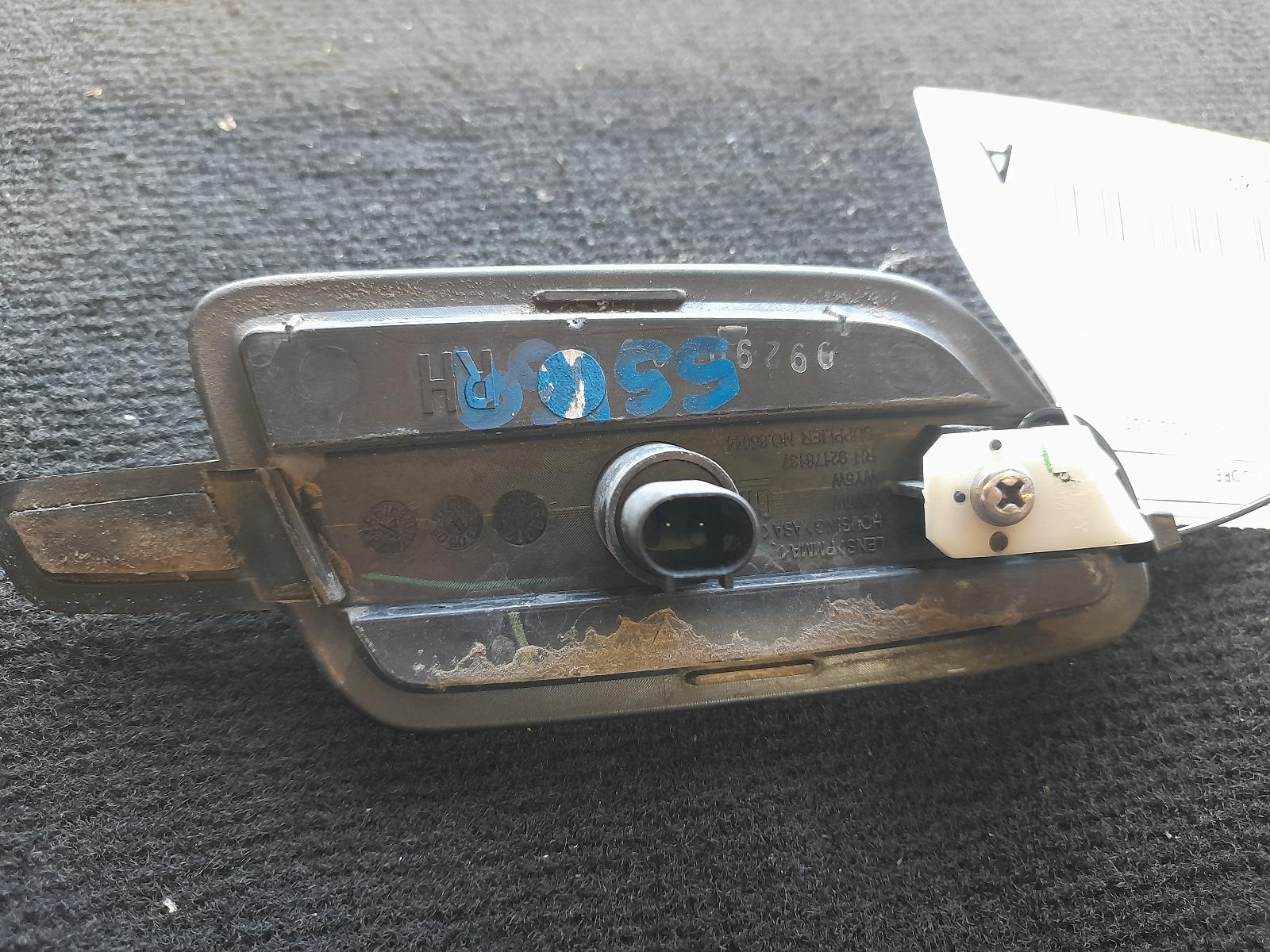 2010 Holden Commodore Right Indicator/Fog/Side View Auto part Right Indicator/Fog/Side Holden Commodore 2010