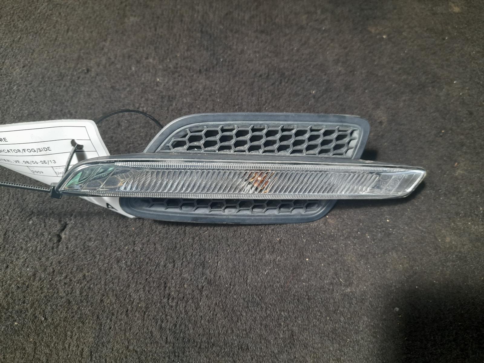 2009 Holden Commodore Right Indicator/Fog/Side View Auto part Right Indicator/Fog/Side Holden Commodore 2009