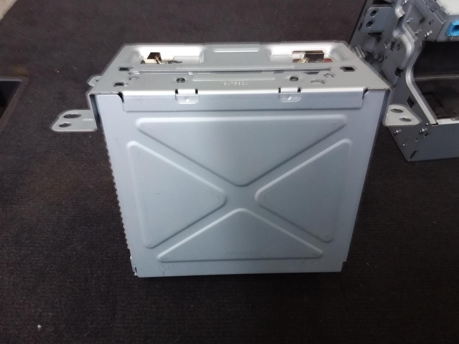 2014 Holden Malibu Radio/Cd/Dvd/Sat/Tv View Auto part Radio/Cd/Dvd/Sat/Tv Holden Malibu 2014
