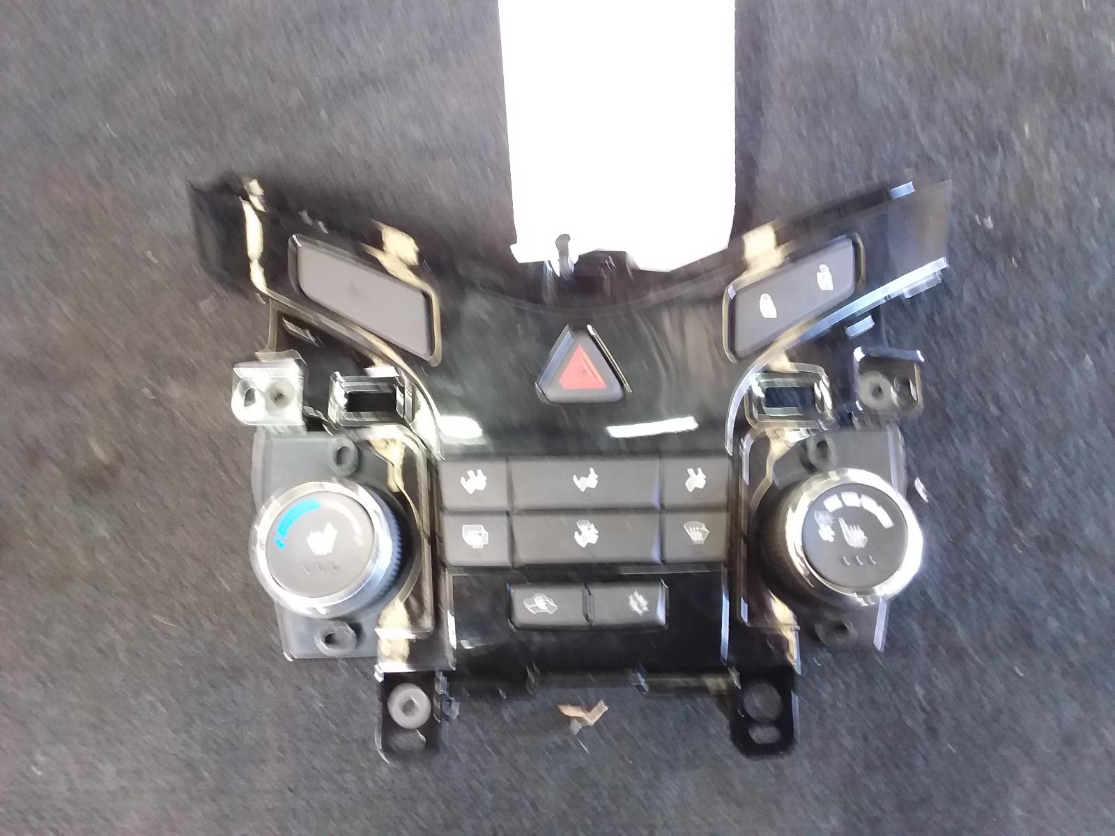 View Auto part Heater/Ac Controls Holden Cruze 2010