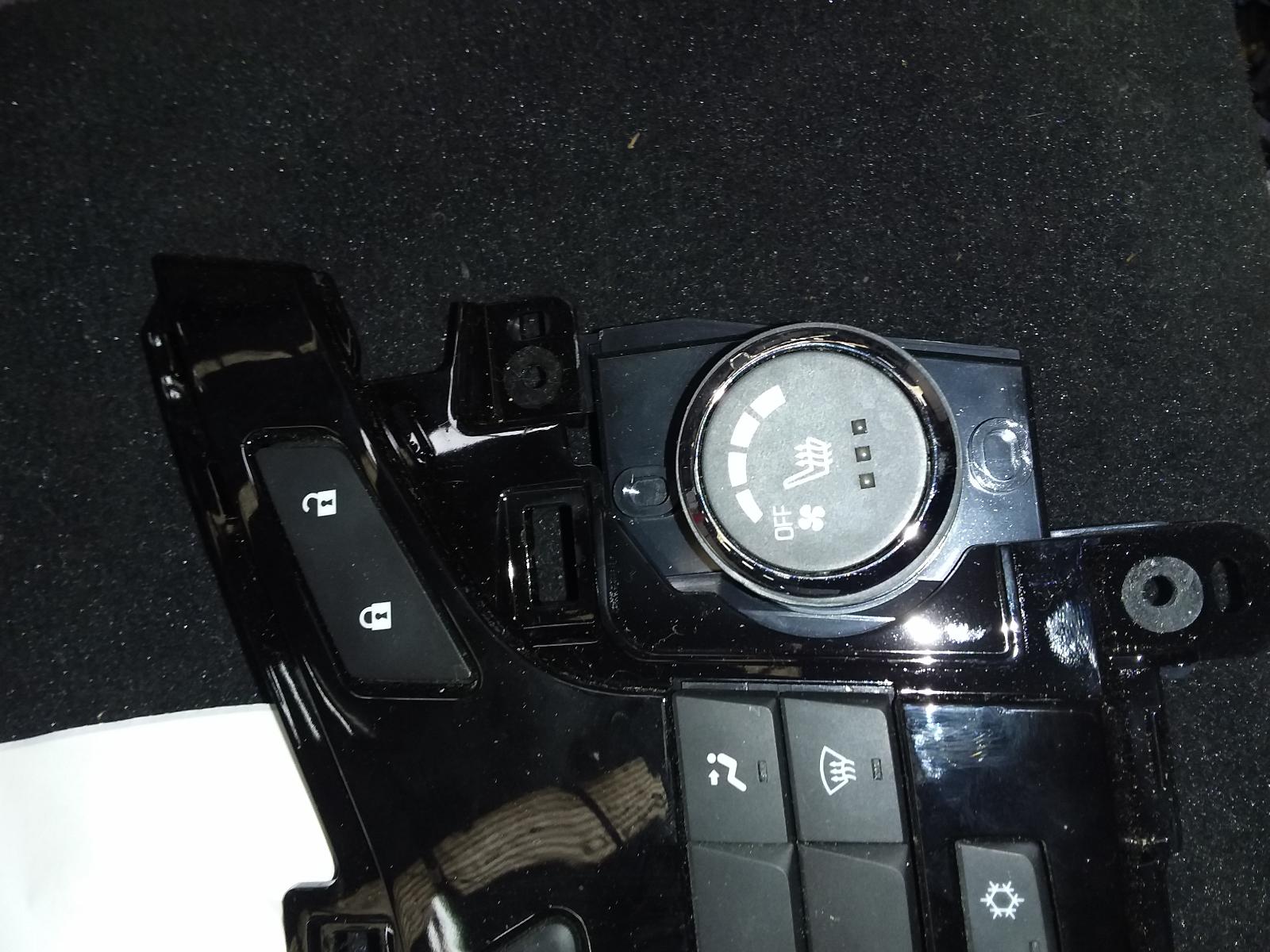 View Auto part Heater/Ac Controls Holden Cruze 2010