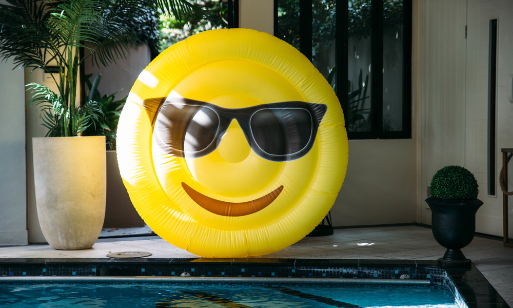 Container Door Ltd Emoji Smiley Face Pool Float