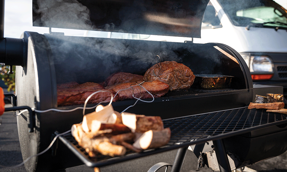 Container Door Ltd Oklahoma Joe's Highland 879 sq in Smoker 17