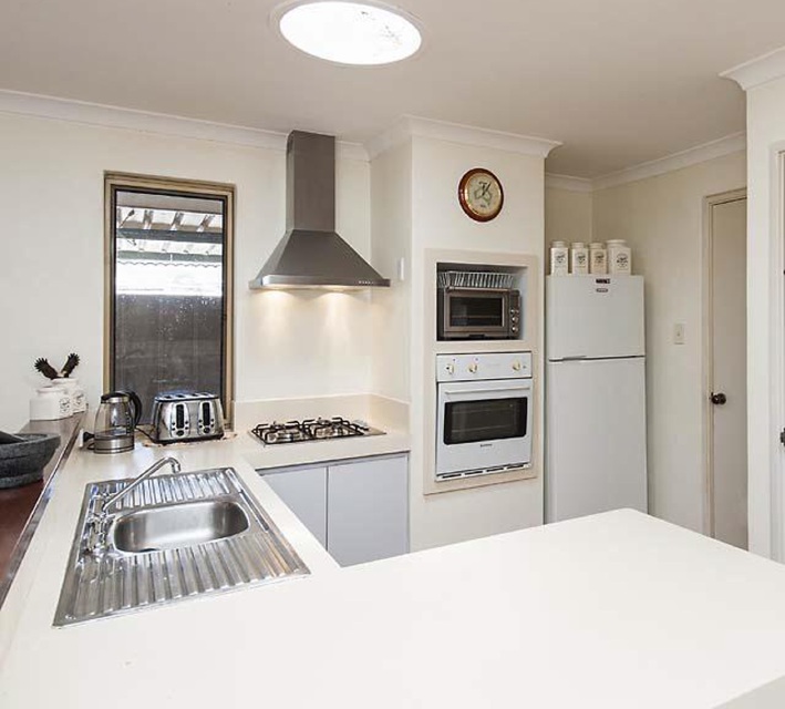 Port Kennedy, 10 Clermont Place – Offers