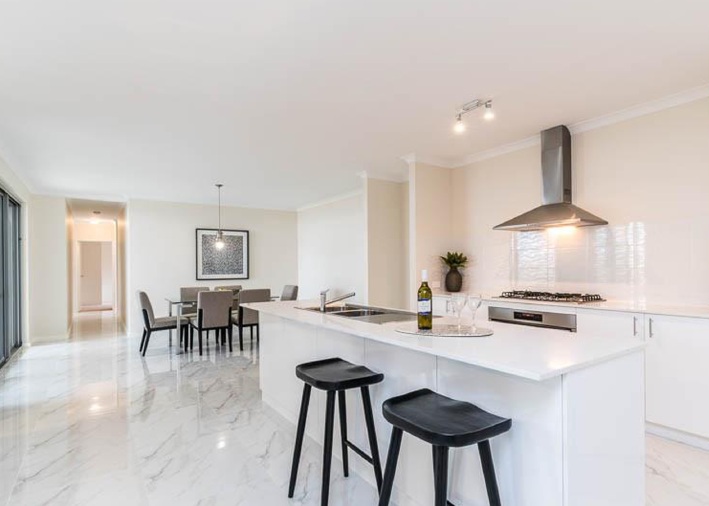 North Lake, 26 Monaco Avenue – Auction