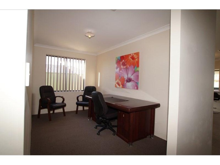 Ravenswood, 5 Cooeyup Close – $389,000