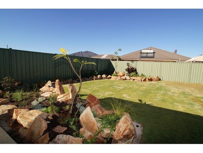 Ravenswood, 5 Cooeyup Close – $389,000